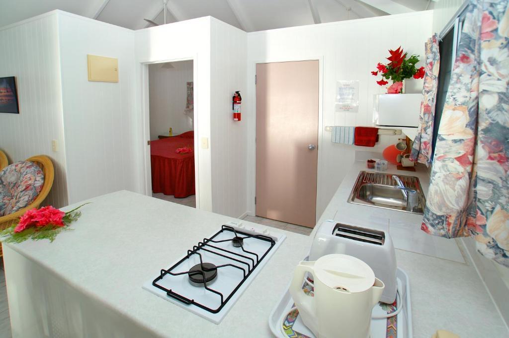 רארוטונגה Sunhaven Beach Bungalows (Adults Only) חדר תמונה